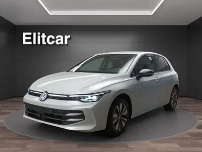 Volkswagen Golf 1.5 tsi Life 150cv del 2025 usata a Magenta