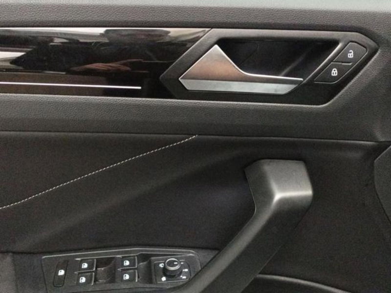 Volkswagen T-Roc usata a Milano (13)