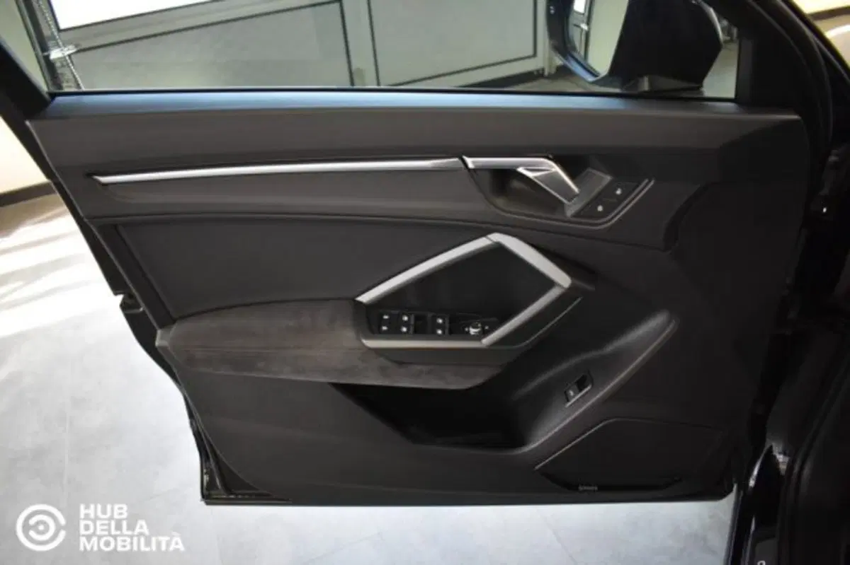 Audi RS Q3 Sportback usata a Perugia (7)