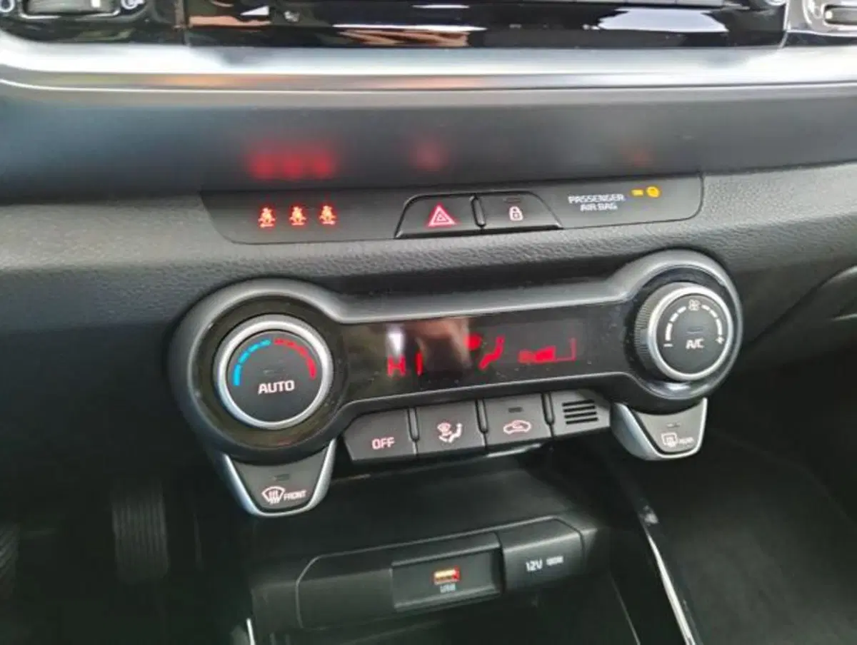 Kia Stonic usata a Como (17)