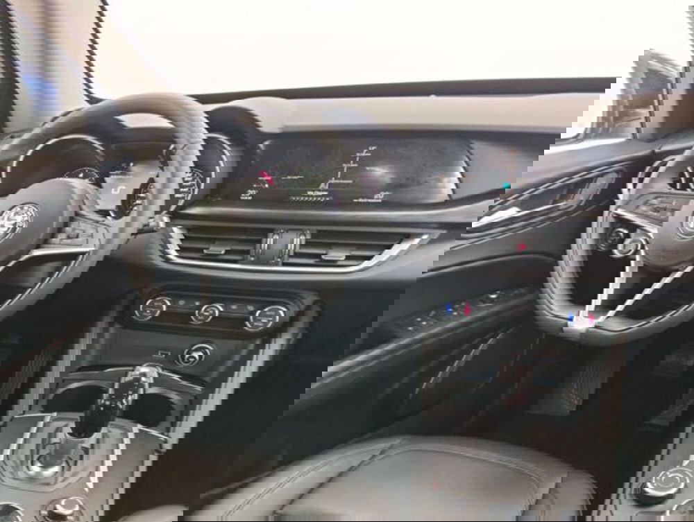 Alfa Romeo Stelvio usata a Como (11)