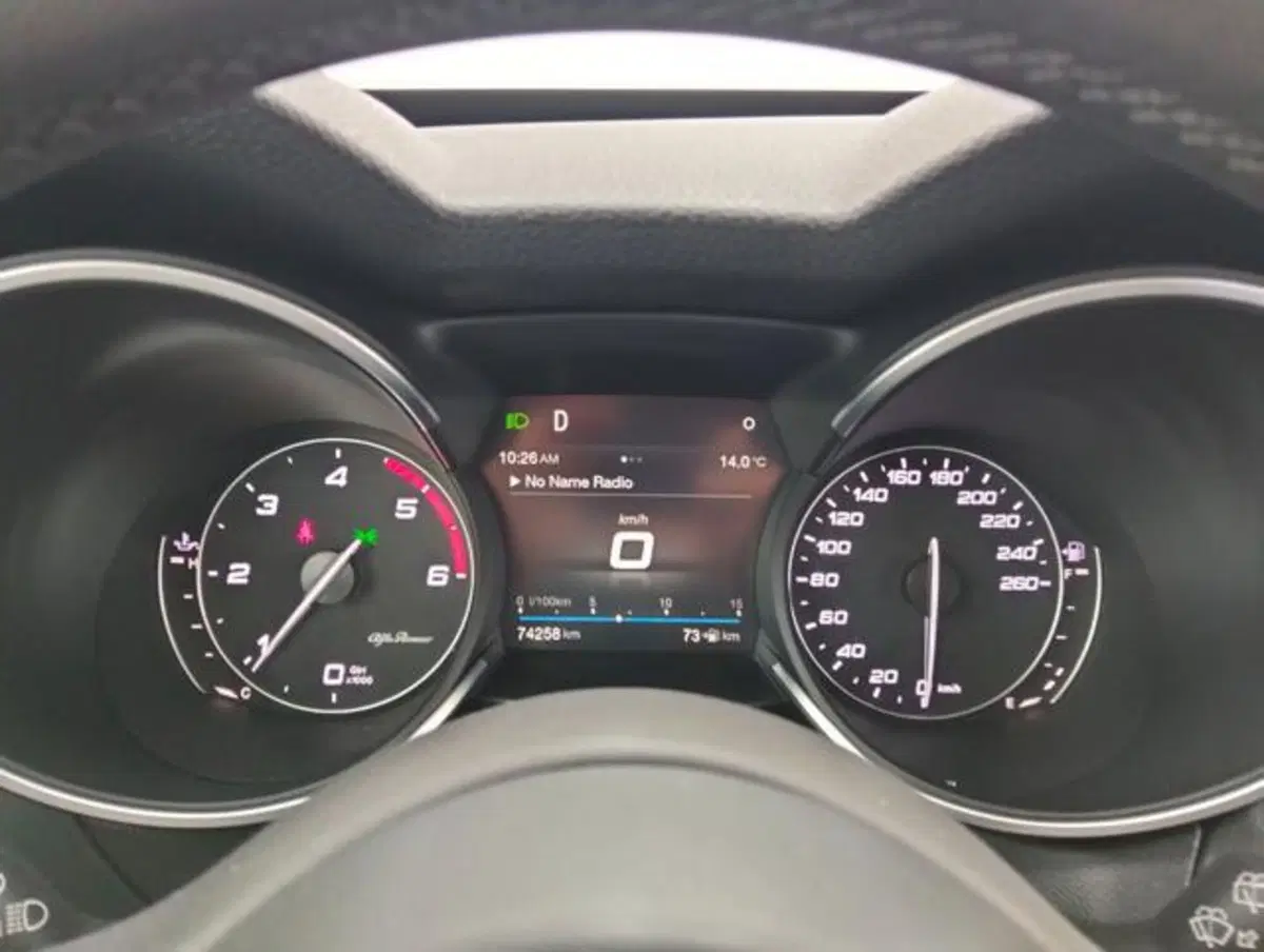 Alfa Romeo Stelvio usata a Como (13)
