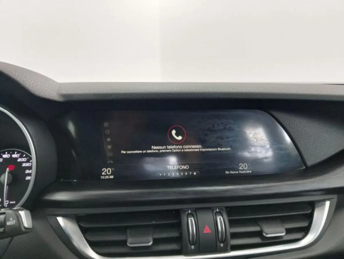 Alfa Romeo Stelvio usata a Como (15)