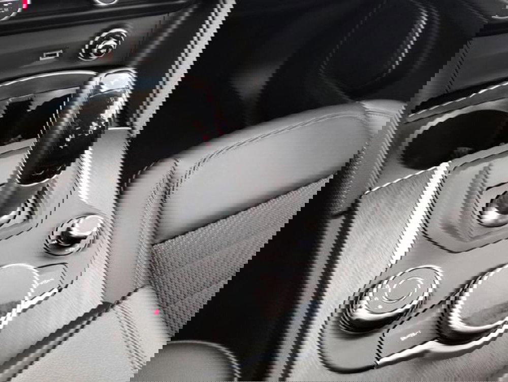 Alfa Romeo Stelvio usata a Como (19)