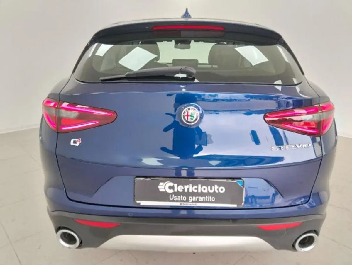 Alfa Romeo Stelvio usata a Como (7)