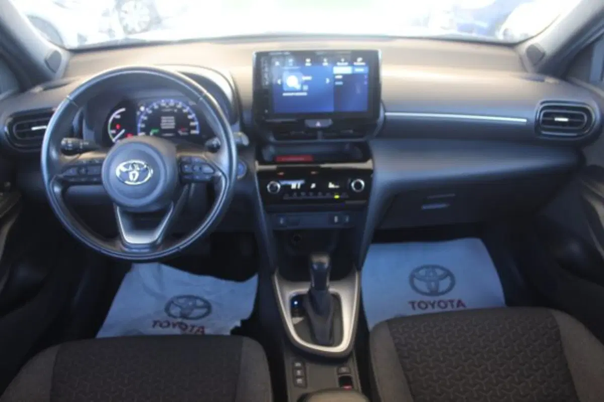 Toyota Yaris Cross usata a Roma (9)
