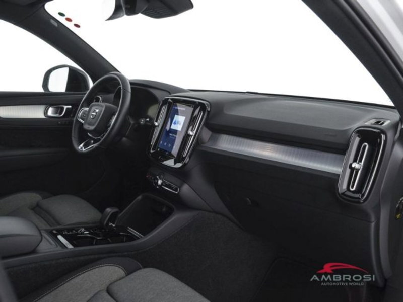 Volvo XC40 usata a Perugia (12)