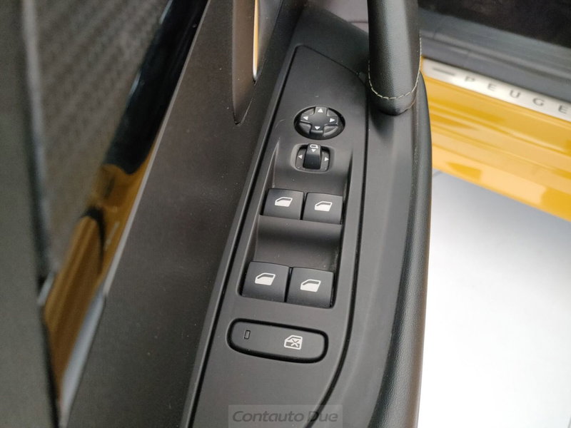 Peugeot 208 usata a Caserta (20)