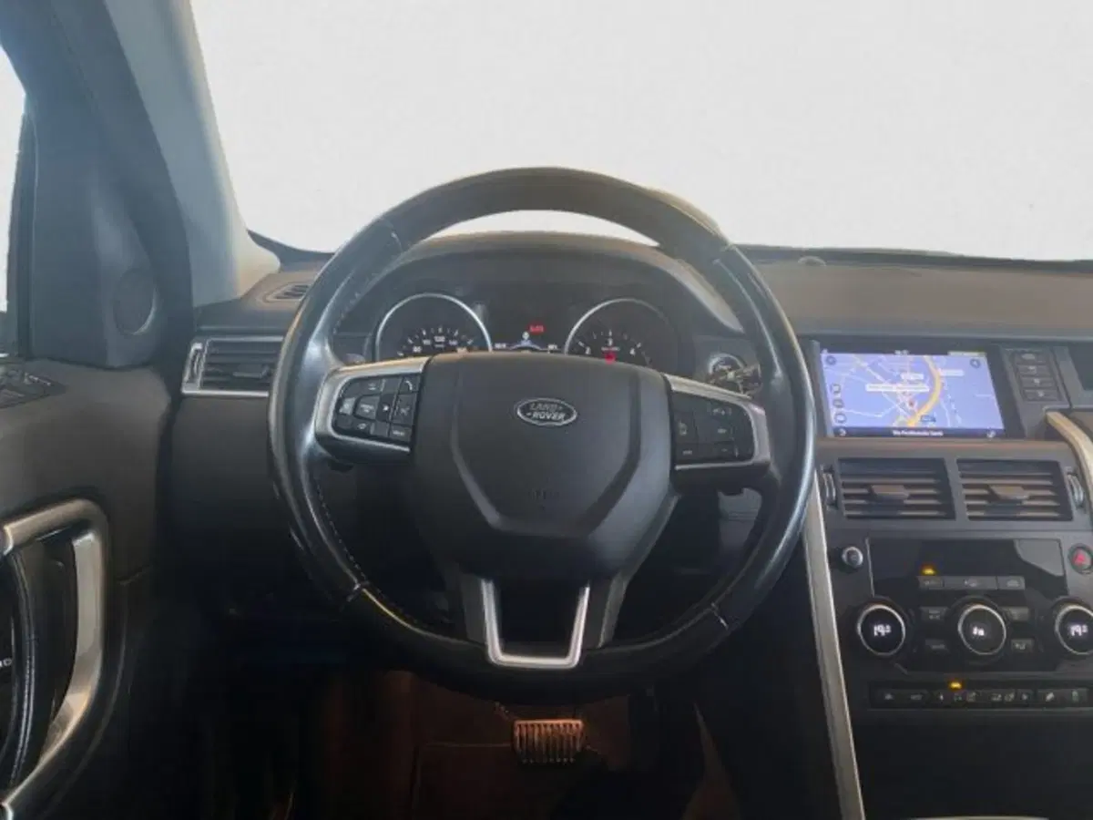 Land Rover Discovery Sport usata a Livorno (13)