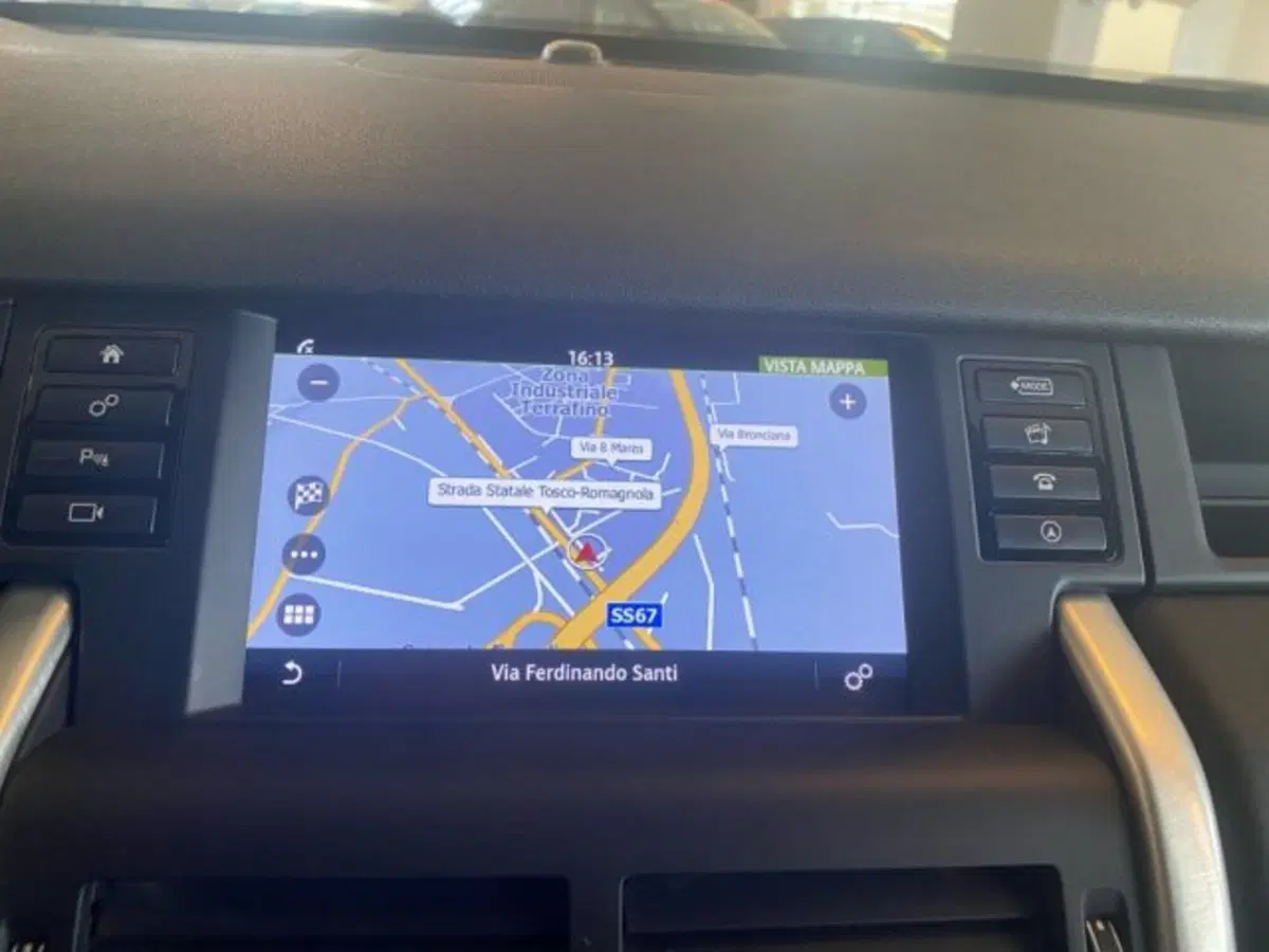 Land Rover Discovery Sport usata a Livorno (16)