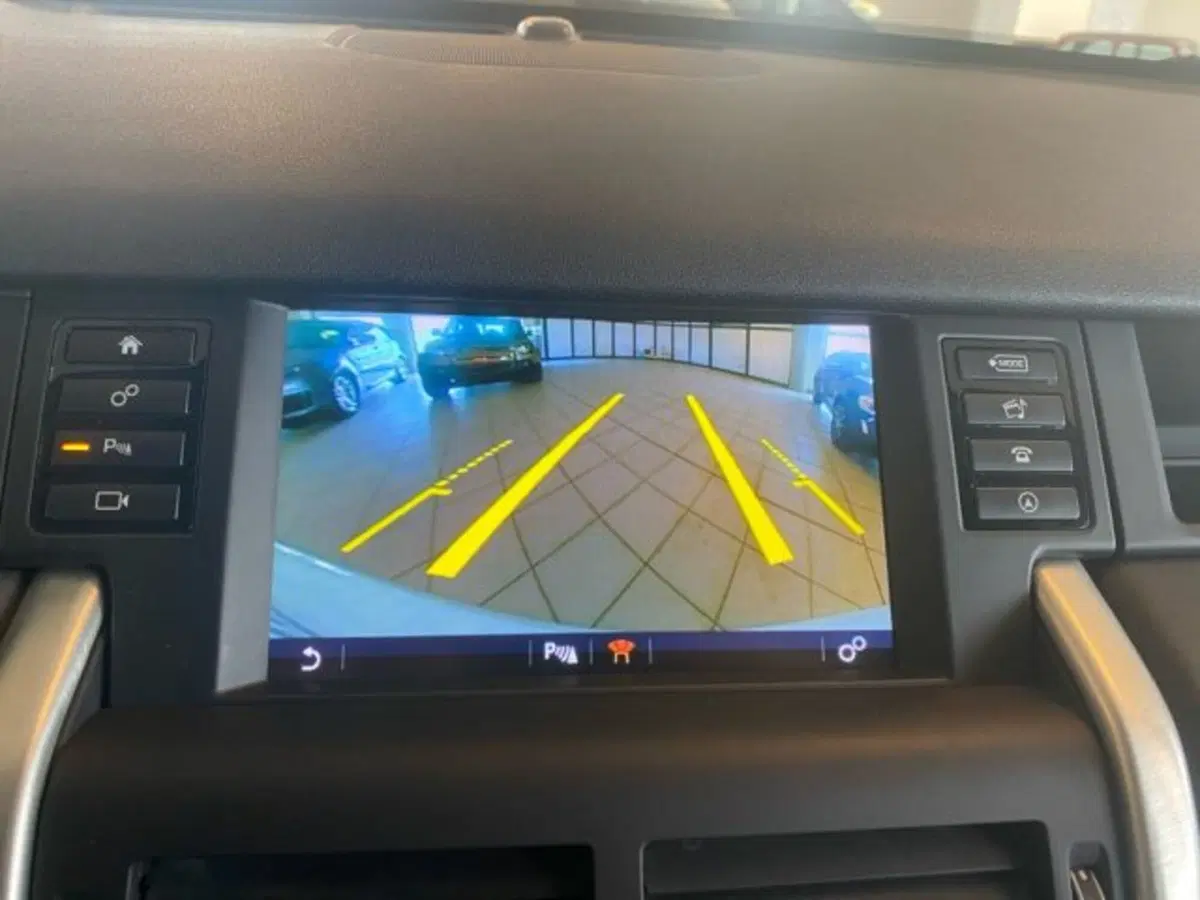 Land Rover Discovery Sport usata a Livorno (17)