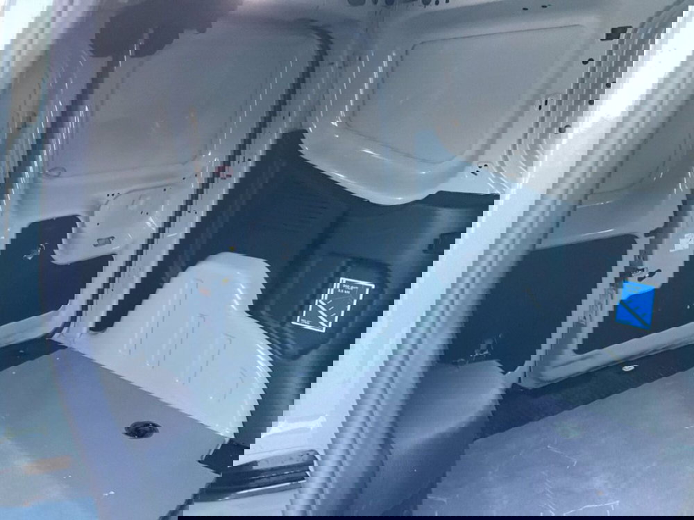 Ford Transit Courier Furgone usata a Milano (15)