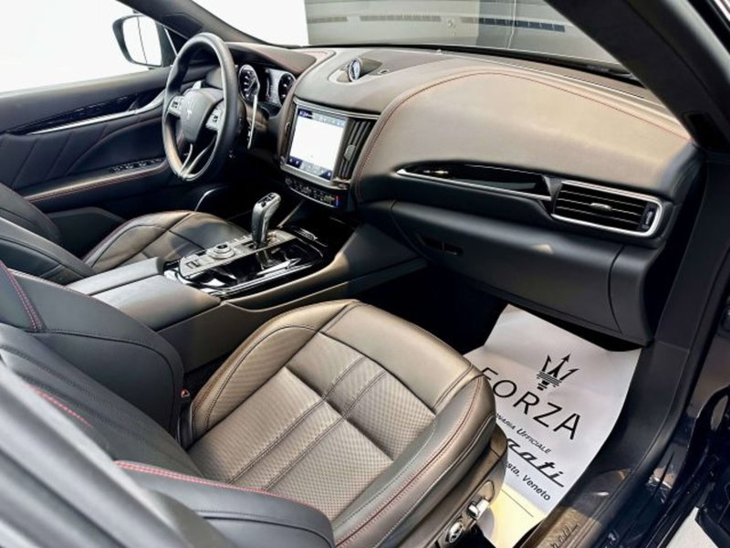 Maserati Levante usata a Torino (12)