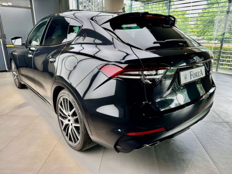 Maserati Levante usata a Torino (8)