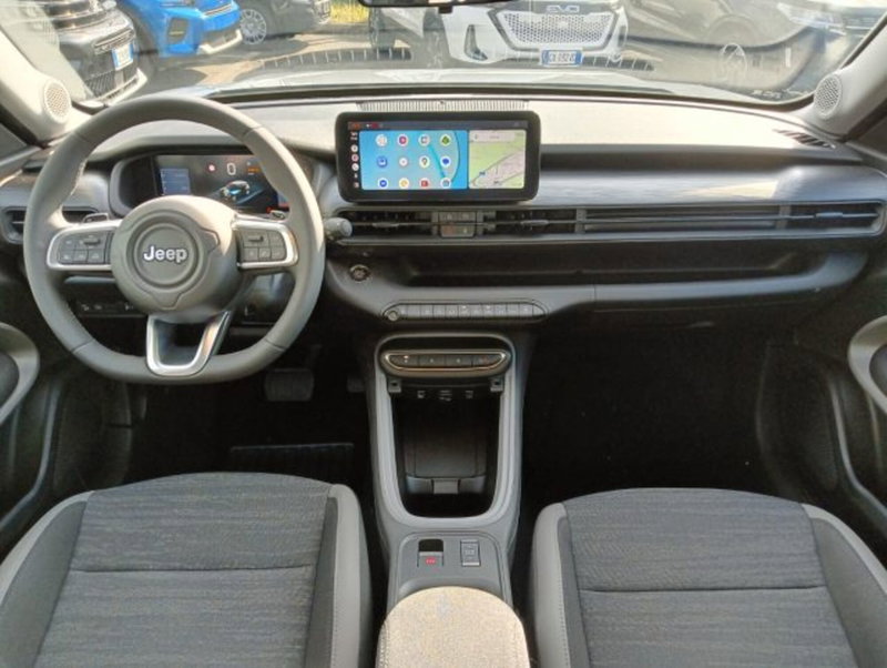 Jeep Avenger nuova a Brescia (11)