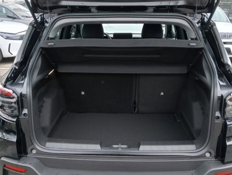 Jeep Avenger nuova a Brescia (15)