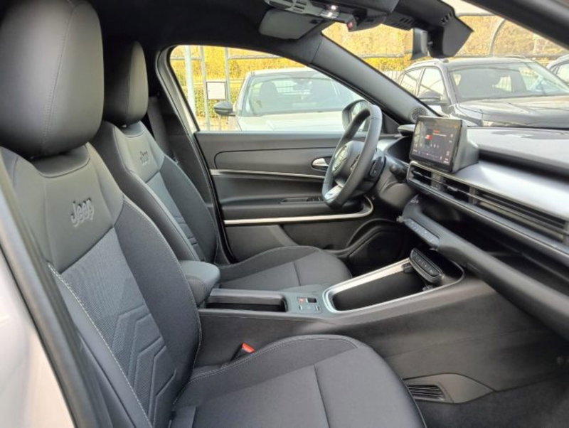 Jeep Avenger nuova a Brescia (19)