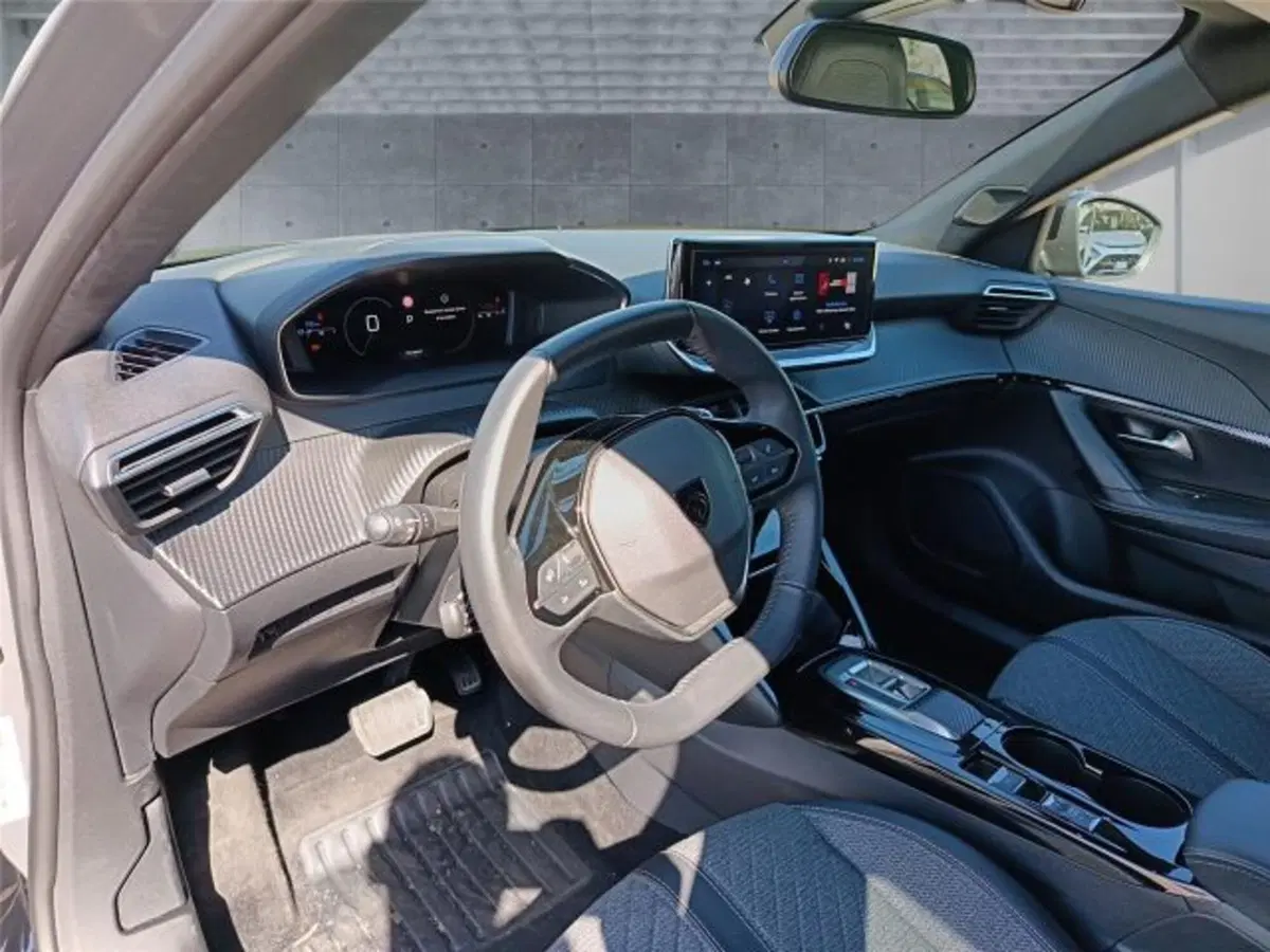 Peugeot 2008 usata a Bari (10)
