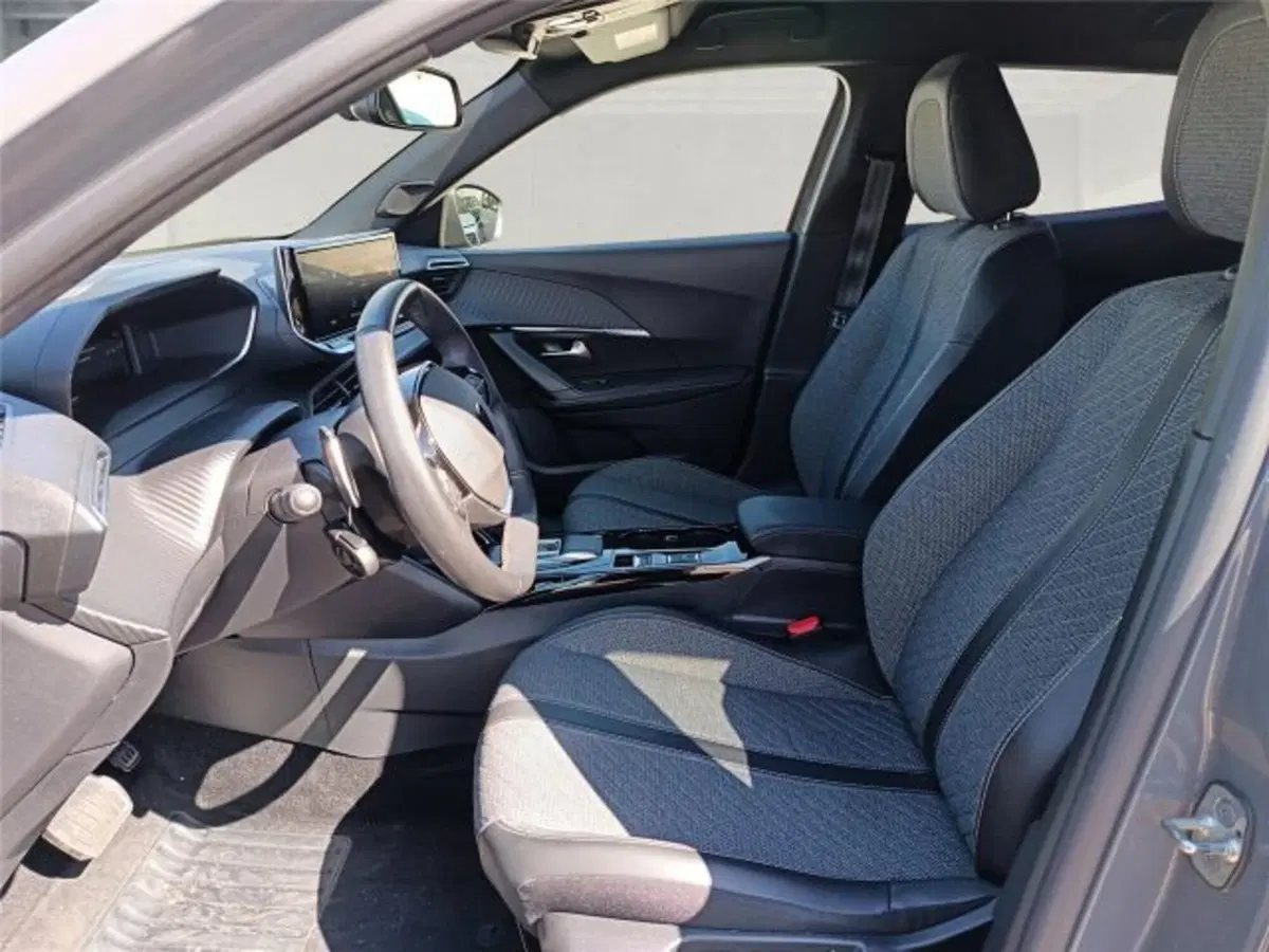 Peugeot 2008 usata a Bari (11)