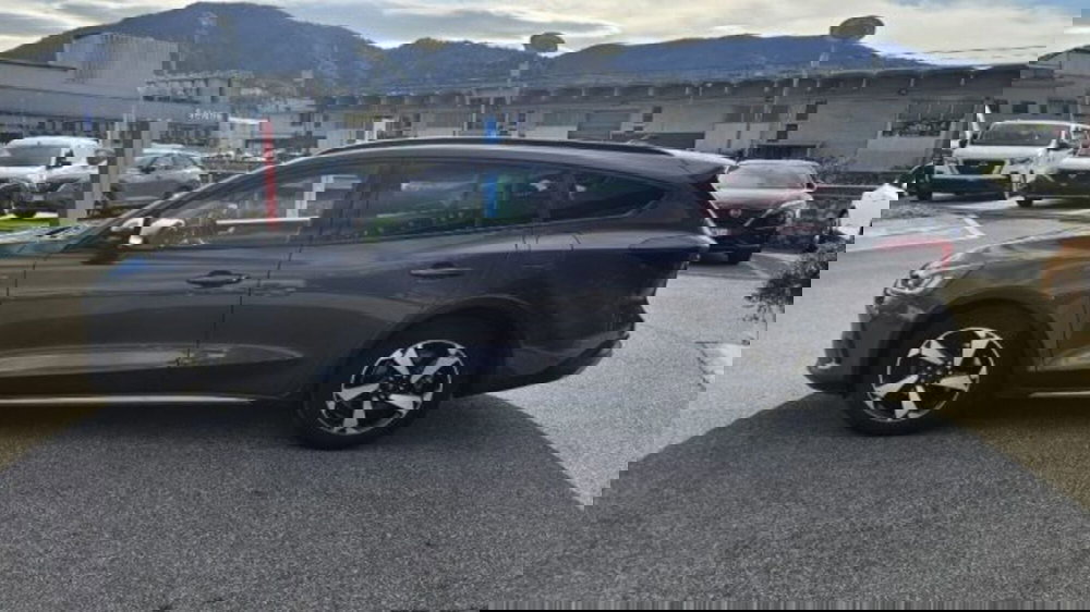 Ford Focus Station Wagon usata a Lucca (7)