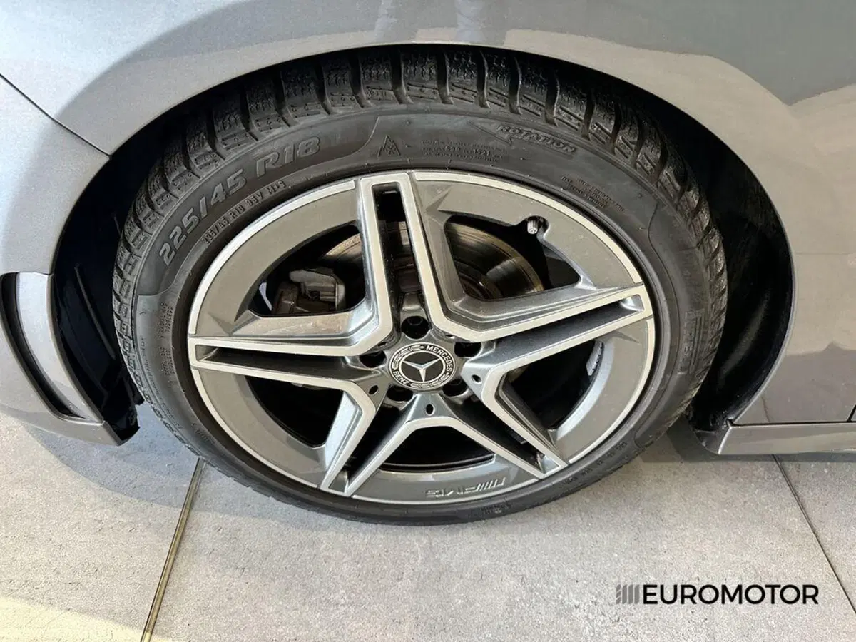 Mercedes-Benz Classe B usata a Bari (9)