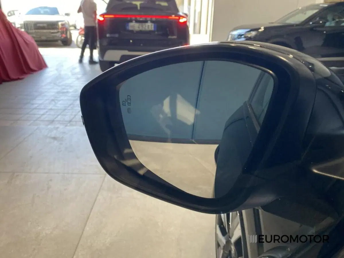 Peugeot 208 usata a Bari (13)