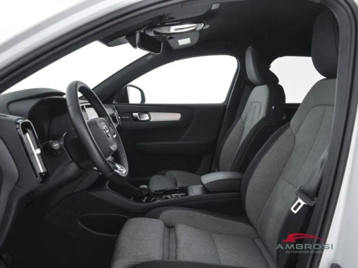 Volvo XC40 usata a Perugia (7)