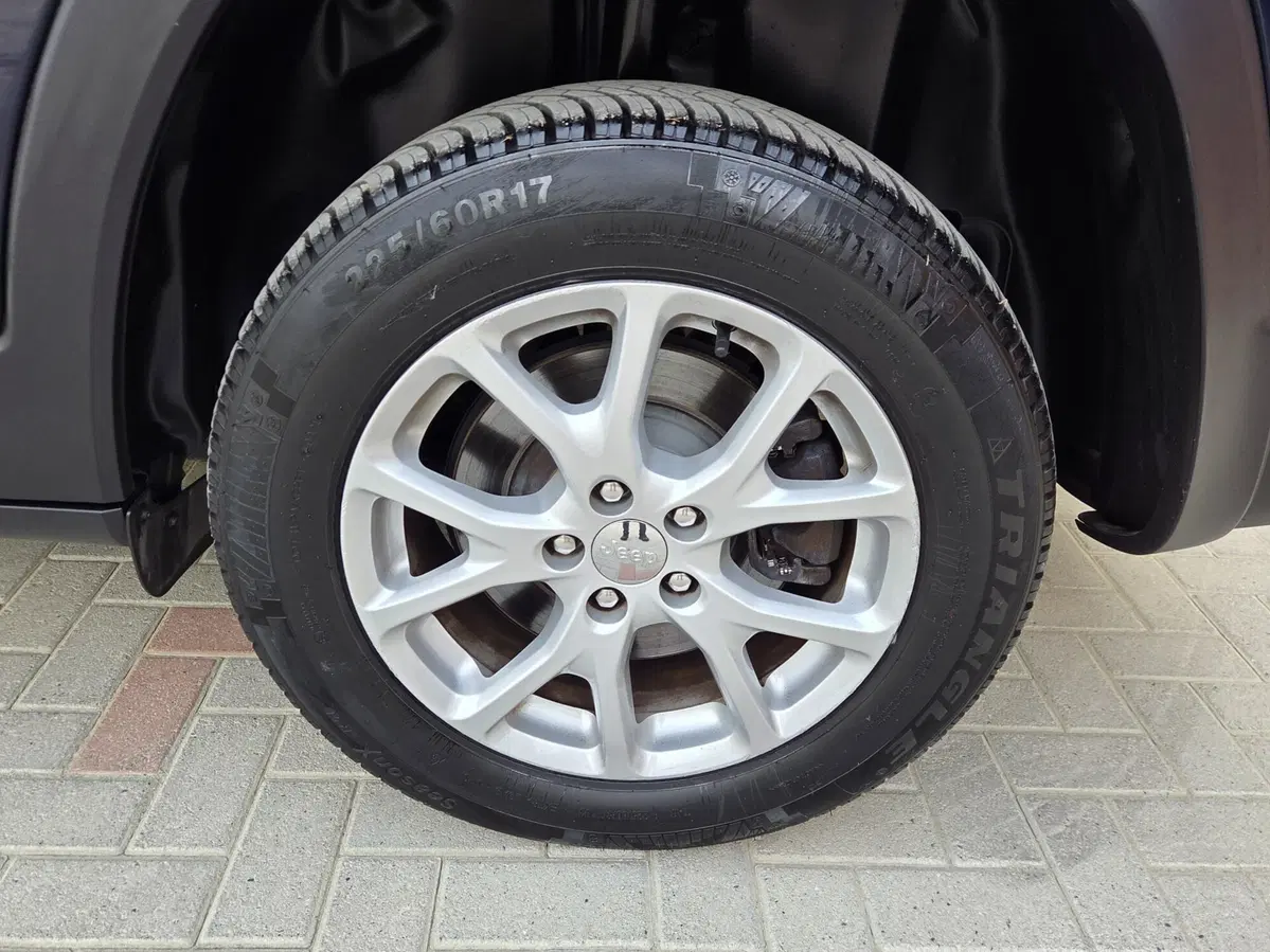 Jeep Cherokee usata a Torino (15)