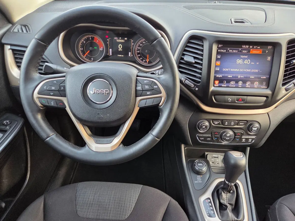 Jeep Cherokee usata a Torino (8)