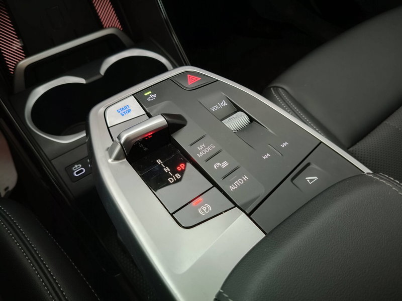 BMW iX1 usata a Ascoli Piceno (16)