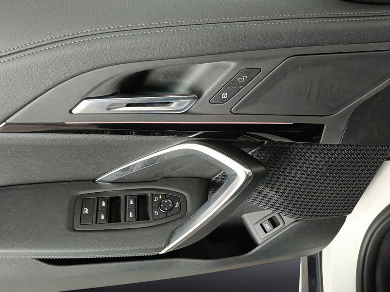 BMW iX1 usata a Ascoli Piceno (17)