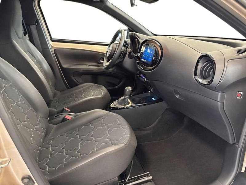 Toyota Aygo X usata a Prato (14)