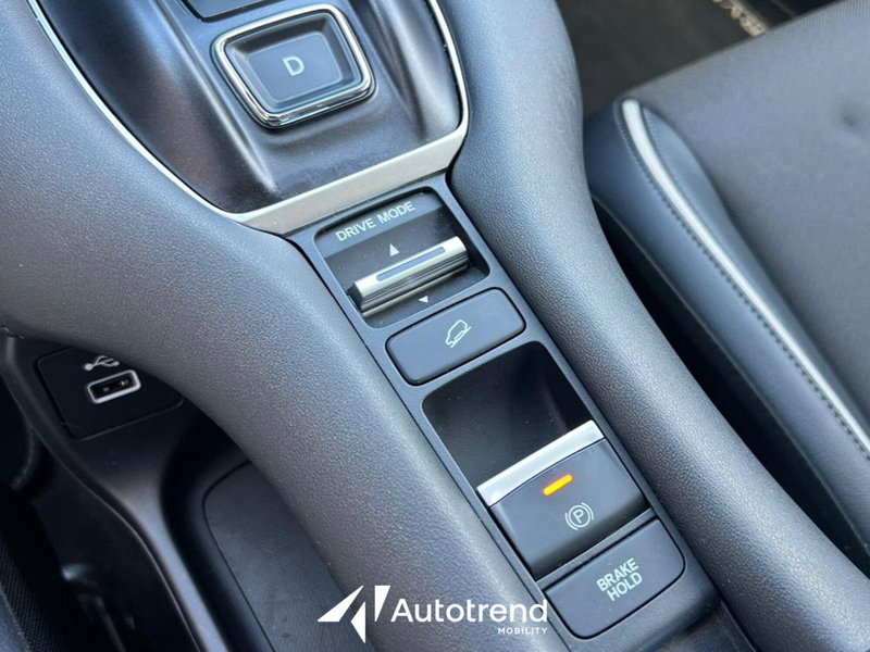 Honda ZR-V usata a Bari (20)