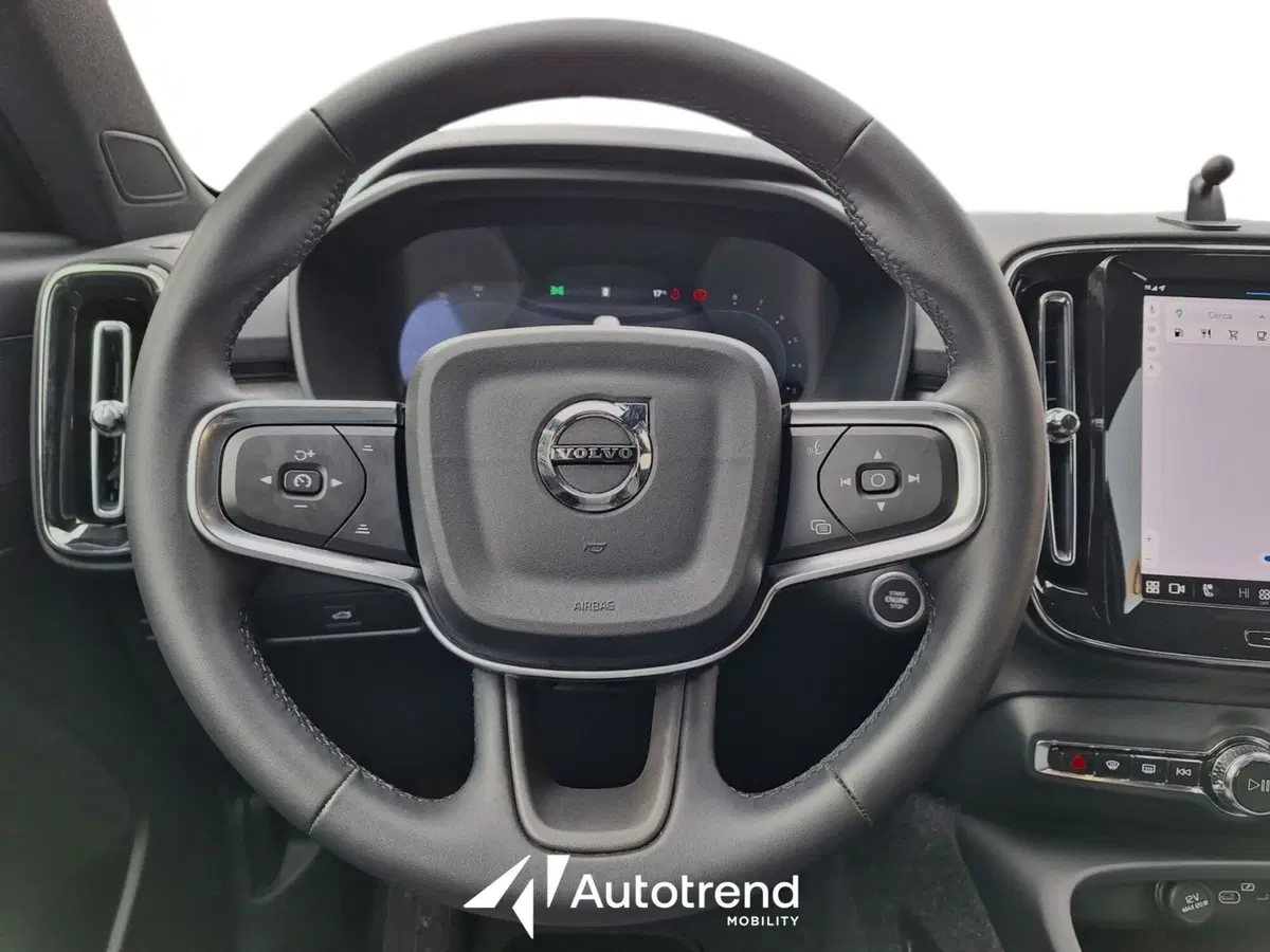Volvo XC40 usata a Bari (10)
