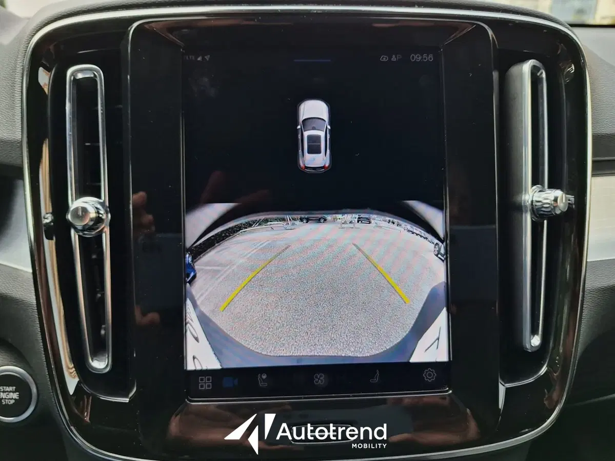 Volvo XC40 usata a Bari (12)