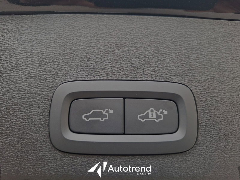 Volvo XC40 usata a Bari (15)