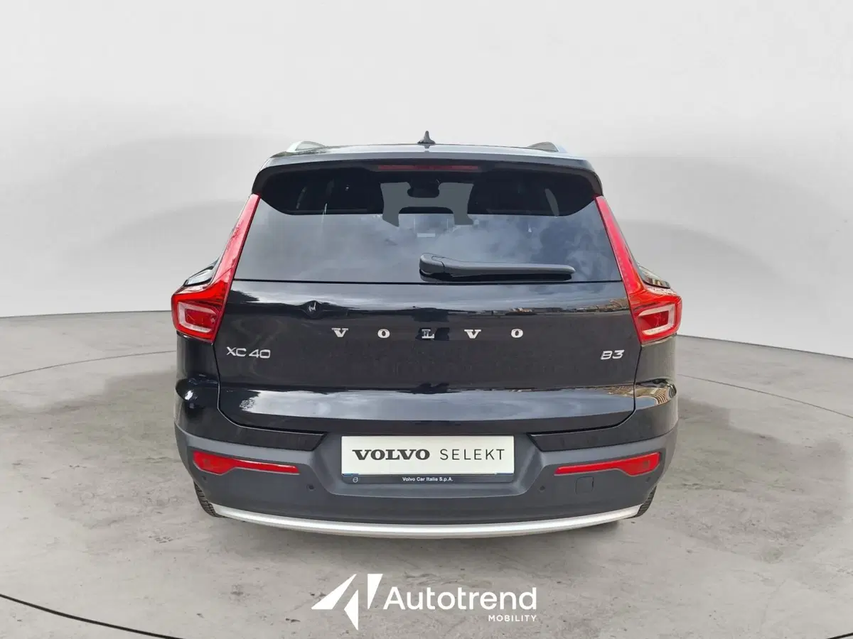 Volvo XC40 usata a Bari (4)