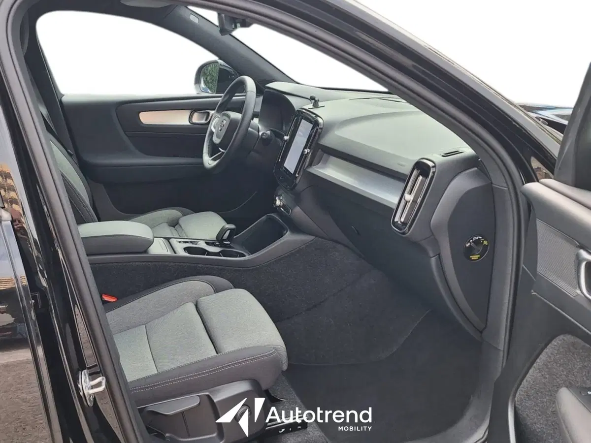 Volvo XC40 usata a Bari (7)