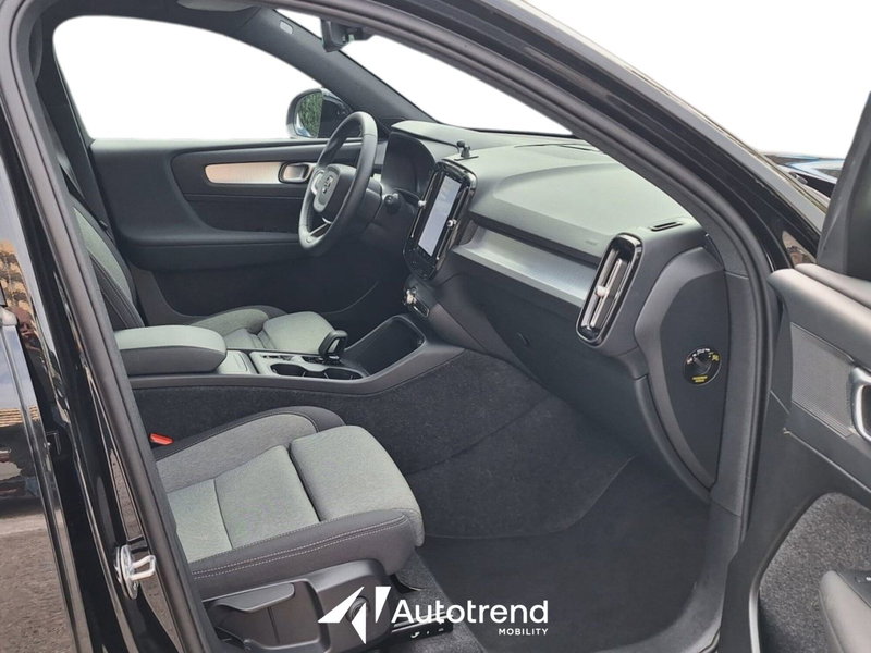 Volvo XC40 usata a Bari (7)