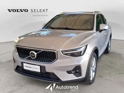 Volvo XC40 B3 automatico Core del 2025 usata a Bari