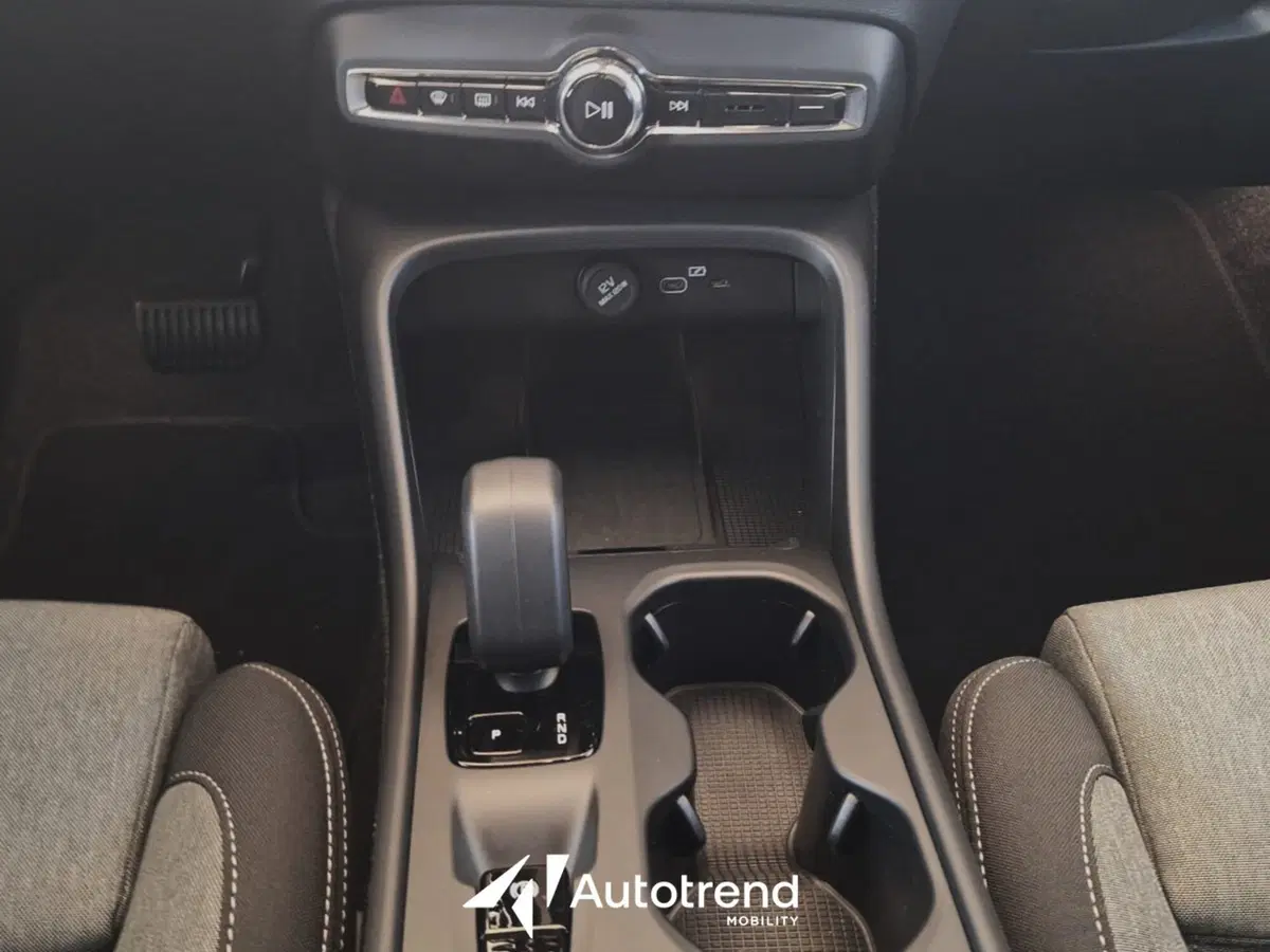 Volvo XC40 usata a Bari (10)