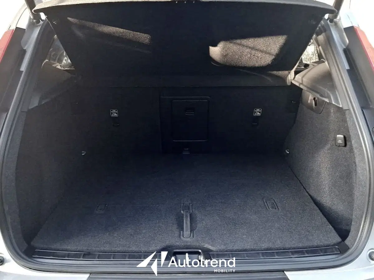 Volvo XC40 usata a Bari (14)