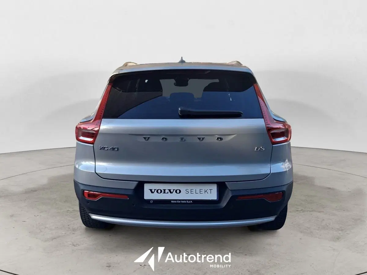 Volvo XC40 usata a Bari (5)