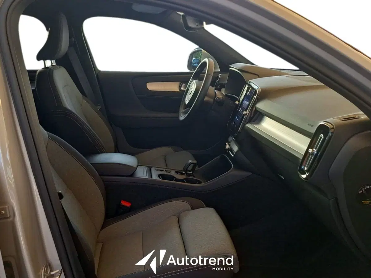 Volvo XC40 usata a Bari (7)