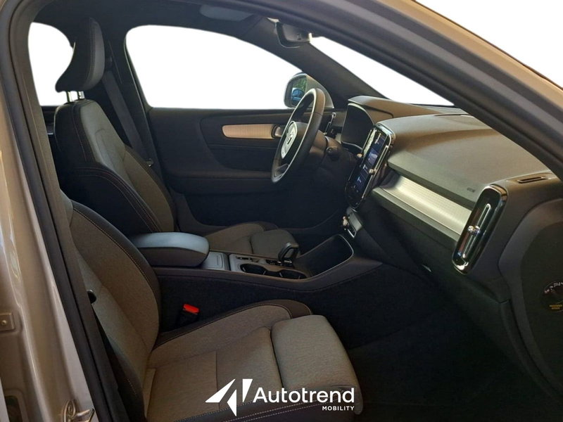 Volvo XC40 usata a Bari (7)