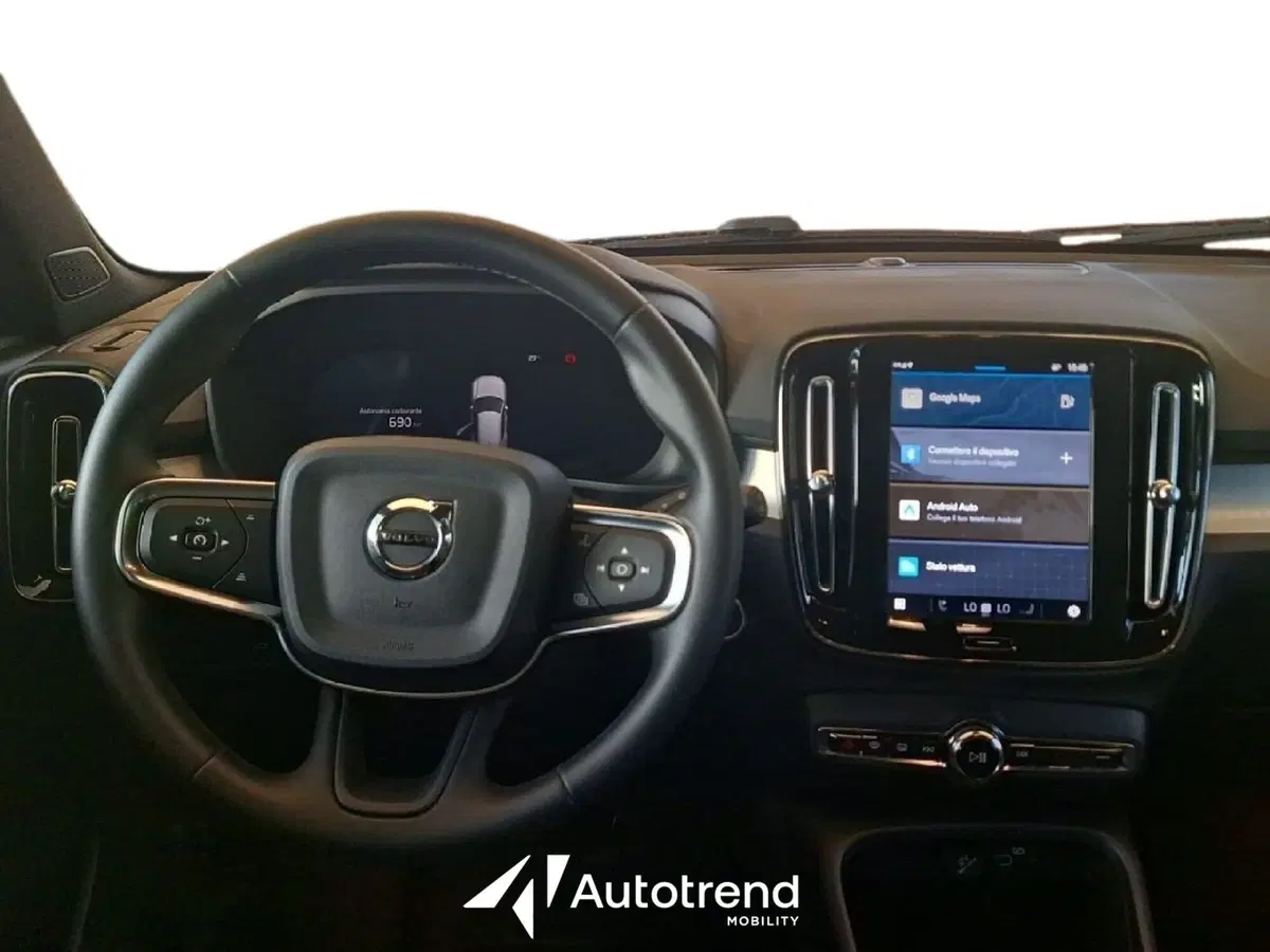 Volvo XC40 usata a Bari (8)