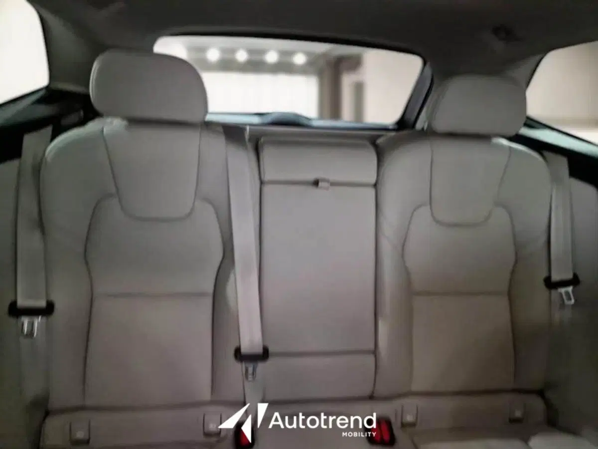 Volvo XC60 usata a Bari (11)