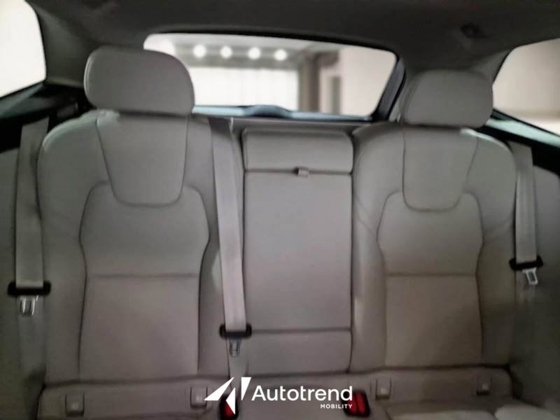 Volvo XC60 usata a Bari (11)