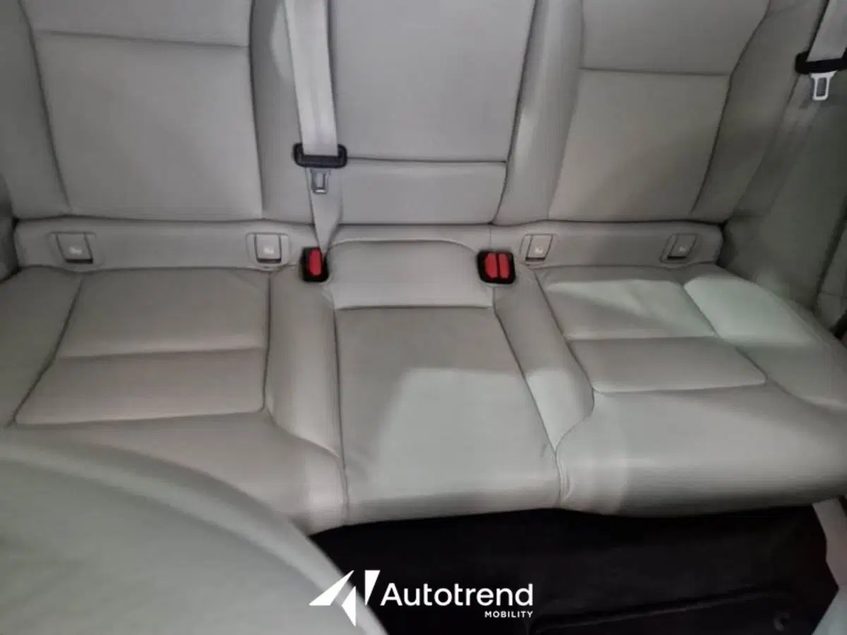 Volvo XC60 usata a Bari (12)