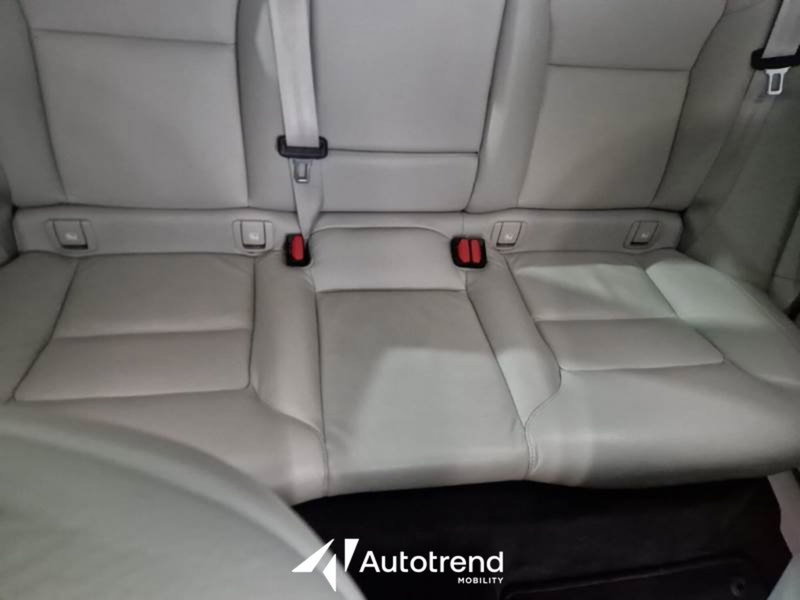 Volvo XC60 usata a Bari (12)